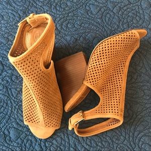 Tory Burch Jesse Bootie-Size: 7.5